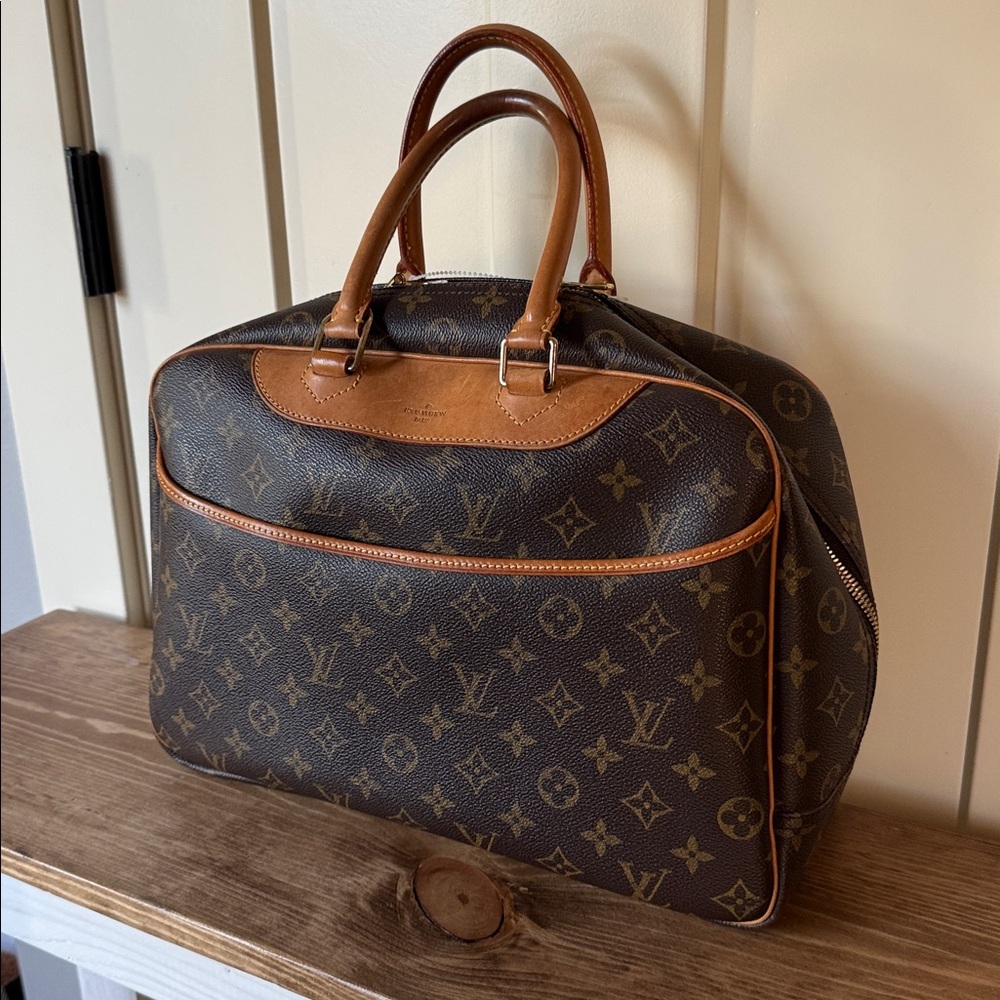 Louis Vuitton Deauville Vanity Monogram Canvas COA - Picture 10 of 17